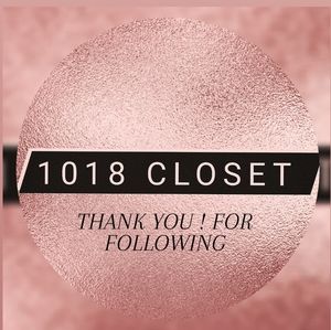 Meet your Poshers, Ana and Adriana ☺️